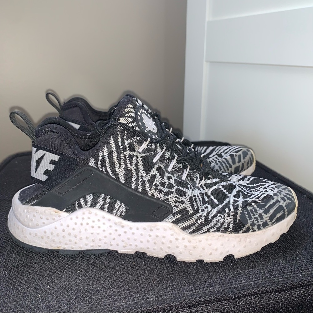 Nike Women Air Huarache Run Ultra JCRD Black/White